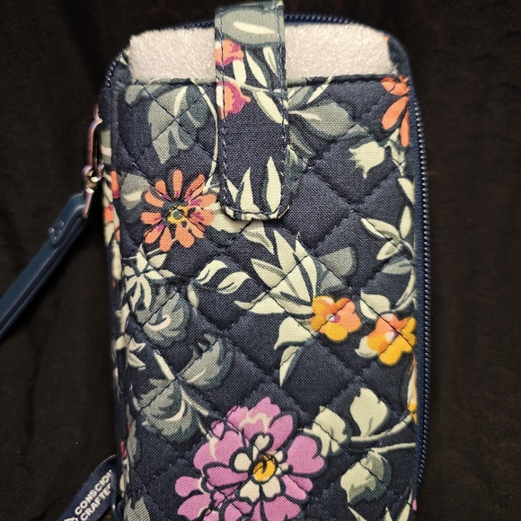 Vera Bradley smartphone wristlet, nwt - Picture 3 of 3